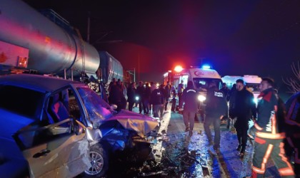 Malatyada iki otomobil kafa kafaya çarpıştı: 3 yaralı