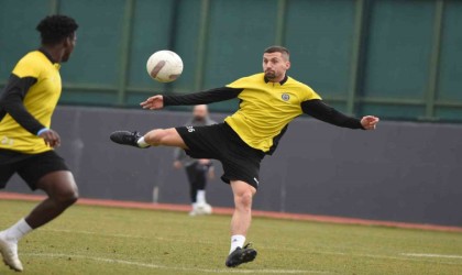 Manisa FK, Sakaryaspor hazırlıklarına çarşamba günü başlayacak