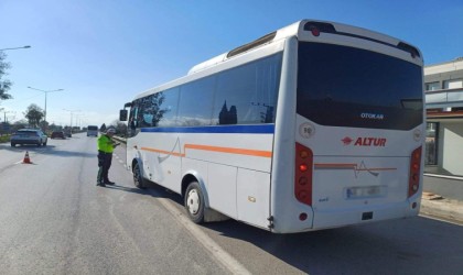 Manisada işçi servisleri denetlendi