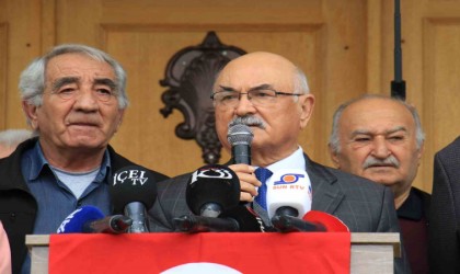 Mersinde Alevi dernekleri CHPli Başarırı protesto etti