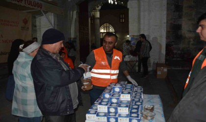 Mersinde kandilde 15 bin simit dağıtıldı