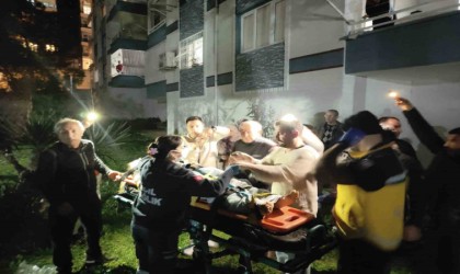 Meyve almak için çıktığı balkondan düştü