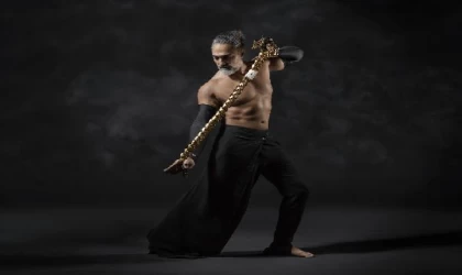 Monaco Chain by Sözer’in altın zincir serisinin kampanya yüzü Selim Bayraktar oldu