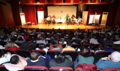 Nazillinin sanat aşkı salona sığmadı