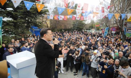 Nebi Hatipoğlu eleştirilere cevap verdi: “Betonlaşmaya karşı olanlar tarım arazilerini imara açarak betonlaştırdılar”