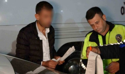 Otobüs üst üste kaza tehlikesi atlattı, yolcular şikayet edince otobüs sürücüsü alkollü çıktı