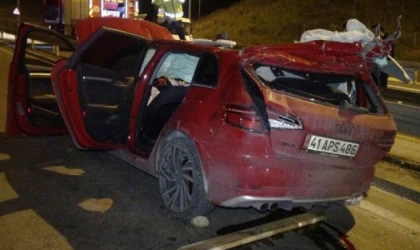 Otomobil TIR’a çarptı: 1 ölü, 3 yaralı