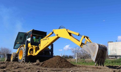 Otomobilden önce kepçe kullanmayı öğrendi