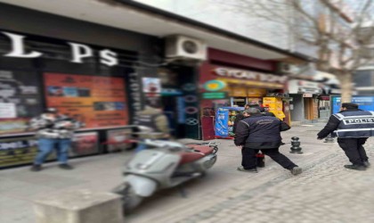 Polis ekiplerinden okul çevrelerinde denetim