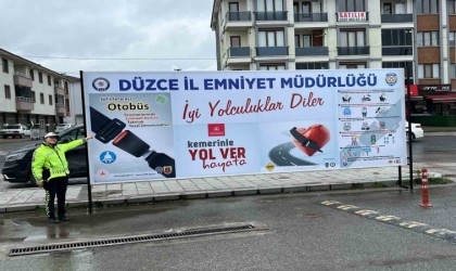 Polis otobüslerde emniyet kemeri takılması konusunda kararlı