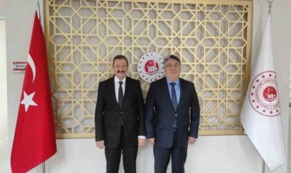 Rektör Özölçerden Köse ve Öztürke hayırlı olsun ziyareti