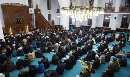 Sadien, Kuran-ı Kerim tilavetiyle Caniklileri mest etti