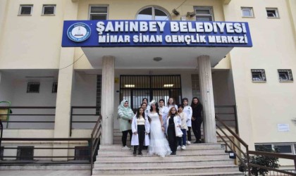Şahinbeyden yeni evlenen çiftlere düğün hediyesi