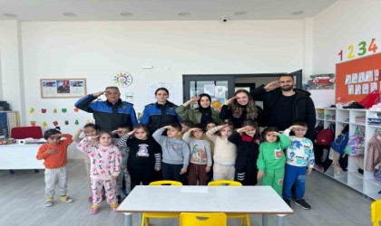 Samsun polisi vatandaşları bilgilendiriyor