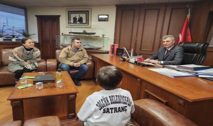 Satrançta Gölcükün gururu oldu