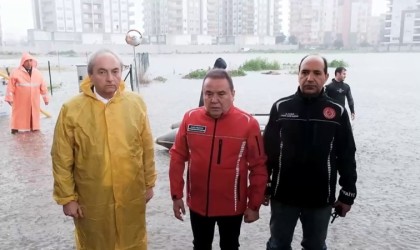 Selin etkilediği mahallelerde yemek ve su dağıtıldı