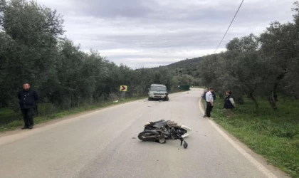 Şerit ihlali yaparak cipe çarpan motosikletli öldü