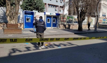 Silvanda silahlı kavgada yoldan geçenler kurşunların hedefi oldu