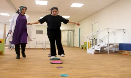 Sol bacağı dizinden kesilip protez takılan Emine: Benim için yeniden yürümek hayal gibiydi