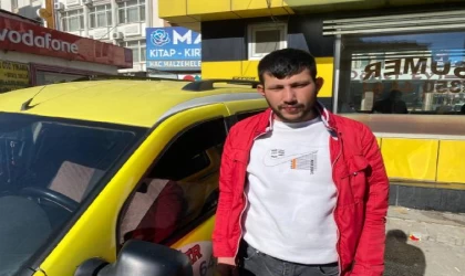 Taksi şoförü müşterisi tarafından bıçaklandı