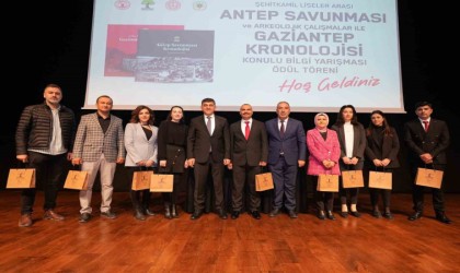 Tarihini en iyi bilen öğrenciler ve okulları ödüllendirildi