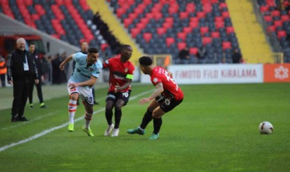 Trendyol Süper Lig: Gaziantep FK: 0 - Başakşehir: 0 (İlk yarı)