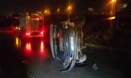 Turgutlu’da fabrika işçilerinin taşındığı servis minibüsü devrildi: 9 yaralı