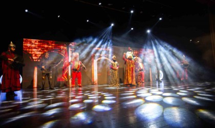 Türk kadınının zarafeti podyumda