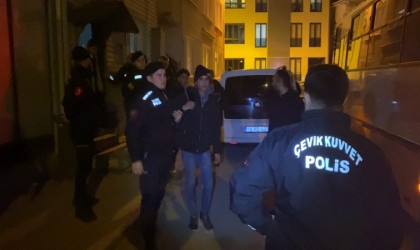 Ülkeye kaçak yollarla giren 12 yabancı uyruklu şahıs yakalandı