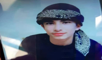 Üst geçit yerine bariyerden atlayıp karşıya geçmek isteyen yayaya otomobil çarptı