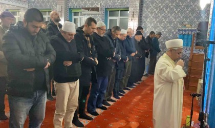 Uzunköprüde Berat Kandili dualarla idrak edildi