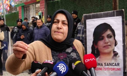Vanlı anne: “Ben evladım için buradayım, siyaset için değil”