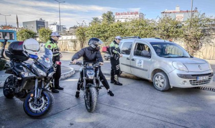 Yolu 3 dakika kısaltmak için 690 TL ödediler, polisi görünce şaşkına döndüler
