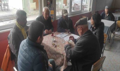 Zeytin üreticileri kokarca zararlısına karşı bilgilendirildi