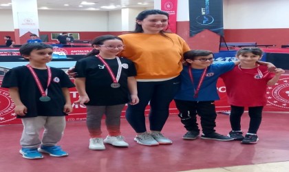 Antalyaspor Masa Tenisi Takımından 11 madalya