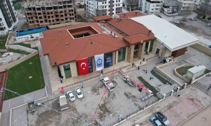 Bakan Bak, Bursada Yıldırım Gençlik Merkezinin açılışına katıldı