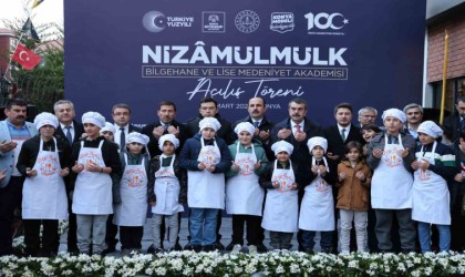 Bakan Tekin, Nizamülmülk Lise Medeniyet Akademisinin açılışını yaptı