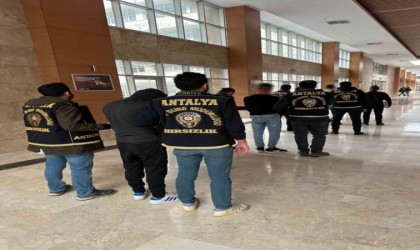 Bakır kabloları keserek çalan şüpheliler yakalandı