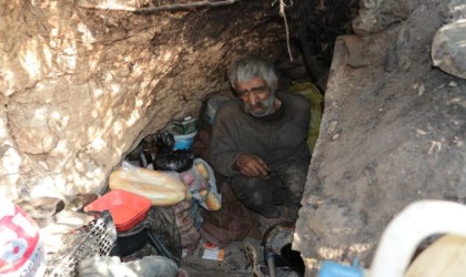 Balıkesirin mağarada yaşayan İskender Agası vefat etti