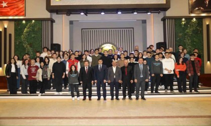 Başarılı öğrenciler ödüllendirildi