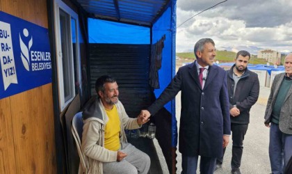 Başkan adayı Hakan Toydaş konteyner kentte vatandaşlarla biraraya geldi