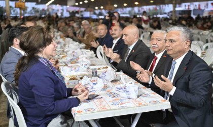 Başkan Uysal: “Etle tırnak gibi olalım”