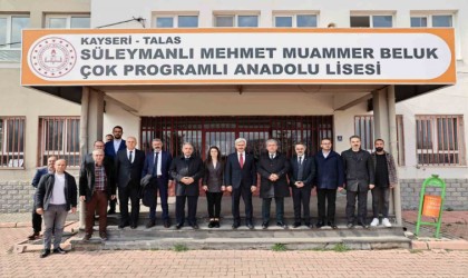 Başkan Yalçın Süleymanlılı öğrencilerin Çanakkale Tiyatrosunu izledi