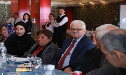 Burhaniye Belediyesi, Huzurevindeki vatandaşları yalnız bırakmadı