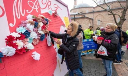 Bursada 8 Mart etkinliği: Kent Estetiği ressamları tasarladı, çiçek bahçesine dönüştü