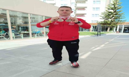 Canikli sporcudan dünya rekoru