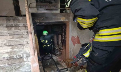 Çocukların torpil attığı bodrumda yangın çıktı