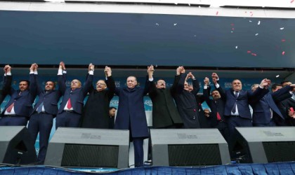 Cumhurbaşkanı Erdoğan: Türkiye bugüne kadar ne çektiyse zübük siyasetçi tiplerinden çekmiştir”