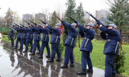 Diyarbakırda 18 Mart kahramanları tüfek atışıyla anıldı
