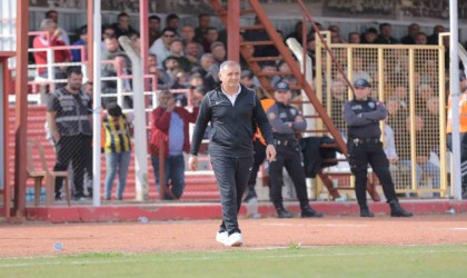 Efeler 09 SFK Teknik Direktörü Kanber: “Kaybettiğimiz için üzgünüz”